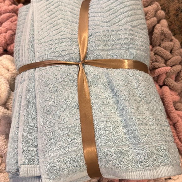 Set of towels - Picture 2 of 3